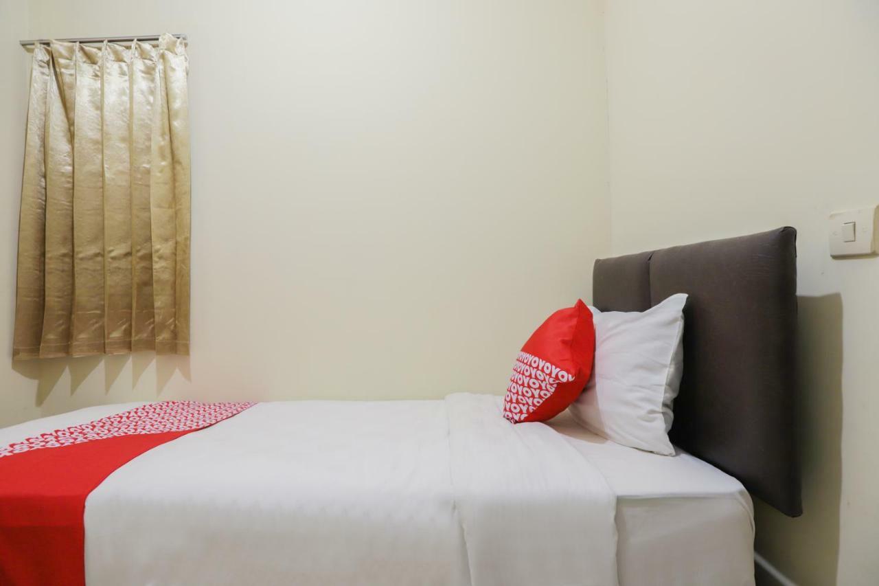 Hotel Oyo 909 Lauv Grand Centerpoint Tower B 2*